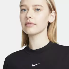 Nike Sportswear Essential